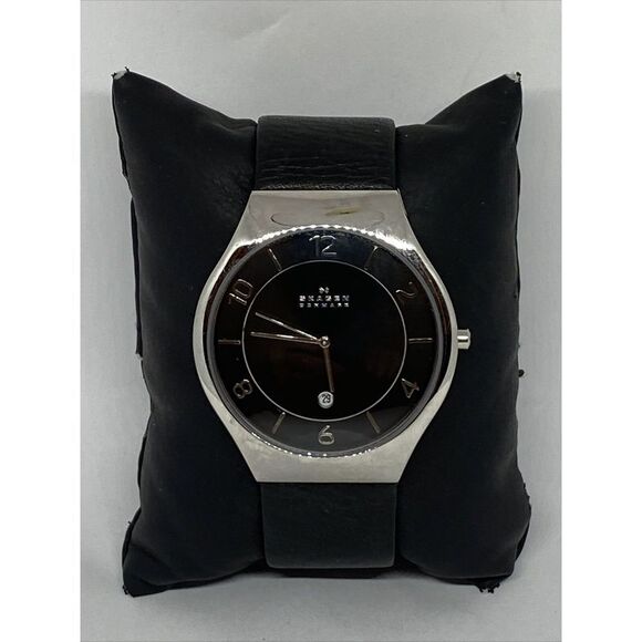 Skagen Men's Watch with Black Dial and Silver Case - Picture 1 of 12